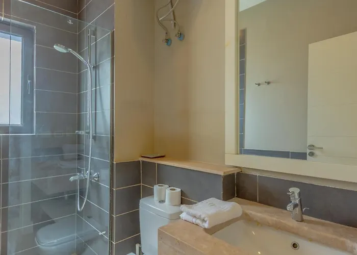 Airy & Bright 4br In Tawila, El Gouna, Private Pool & Lagoon Access * Gurdaka
