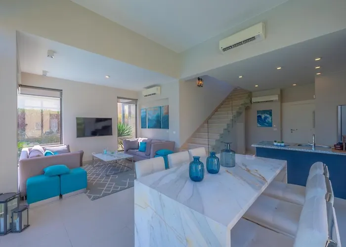 Airy & Bright 4br In Tawila, El Gouna, Private Pool & Lagoon Access Villa Gurdaka