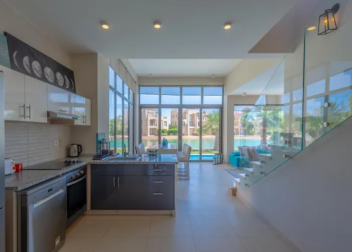 Airy & Bright 4br In Tawila, El Gouna, Private Pool & Lagoon Access