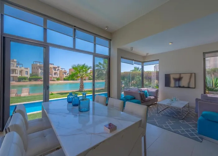Airy & Bright 4br In Tawila, El Gouna, Private Pool & Lagoon Access