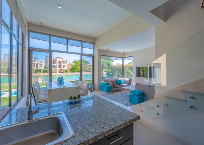 Airy & Bright 4br In Tawila, El Gouna, Private Pool & Lagoon Access *