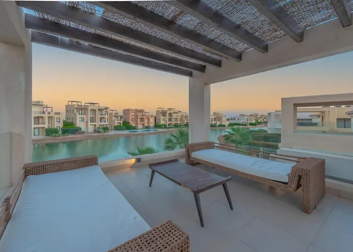 Airy & Bright 4br In Tawila, El Gouna, Private Pool & Lagoon Access Villa