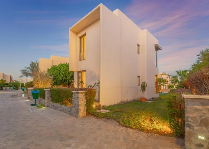 Airy & Bright 4br In Tawila, El Gouna, Private Pool & Lagoon Access * Gurdaka