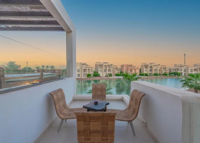 Airy & Bright 4br In Tawila, El Gouna, Private Pool & Lagoon Access