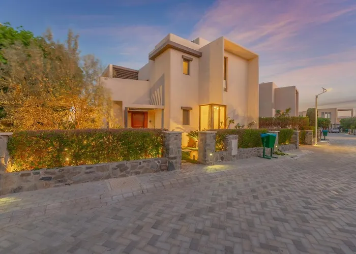 Villa Airy & Bright 4br In Tawila, El Gouna, Private Pool & Lagoon Access