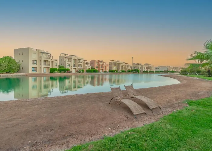 Airy & Bright 4br In Tawila, El Gouna, Private Pool & Lagoon Access *