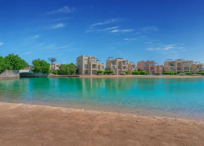Airy & Bright 4br In Tawila, El Gouna, Private Pool & Lagoon Access * Gurdaka