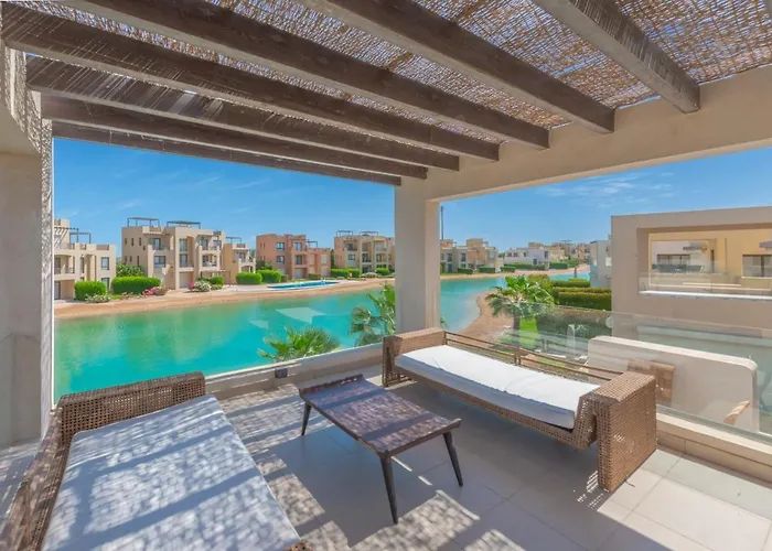 Airy & Bright 4br In Tawila, El Gouna, Private Pool & Lagoon Access Villa