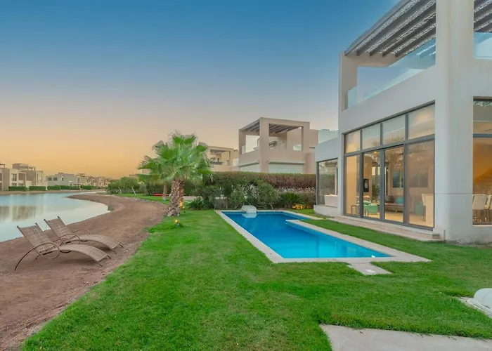 Airy & Bright 4br In Tawila, El Gouna, Private Pool & Lagoon Access *
