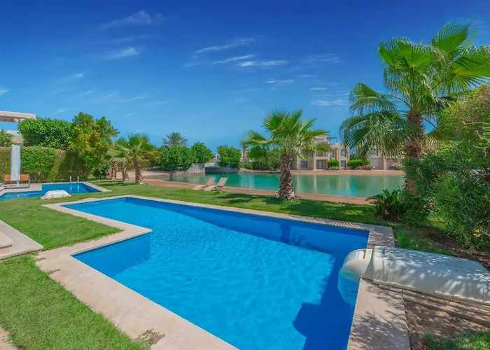 Airy & Bright 4br In Tawila, El Gouna, Private Pool & Lagoon Access Villa