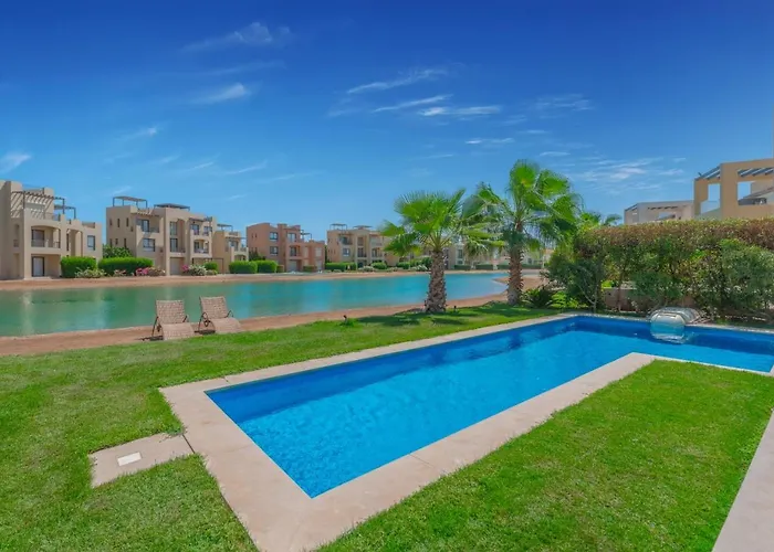 Airy & Bright 4br In Tawila, El Gouna, Private Pool & Lagoon Access *