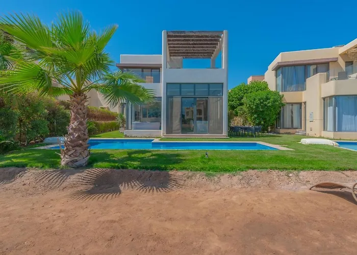 Airy & Bright 4br In Tawila, El Gouna, Private Pool & Lagoon Access Villa Gurdaka
