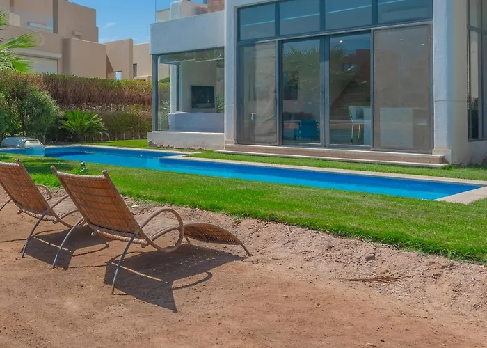 Airy & Bright 4br In Tawila, El Gouna, Private Pool & Lagoon Access Villa