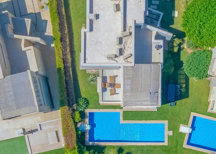 Airy & Bright 4br In Tawila, El Gouna, Private Pool & Lagoon Access Gurdaka