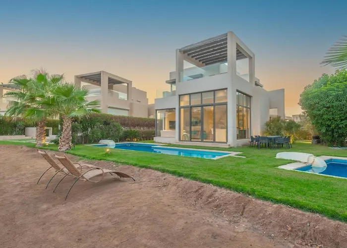 Airy & Bright 4br In Tawila, El Gouna, Private Pool & Lagoon Access Gurdaka
